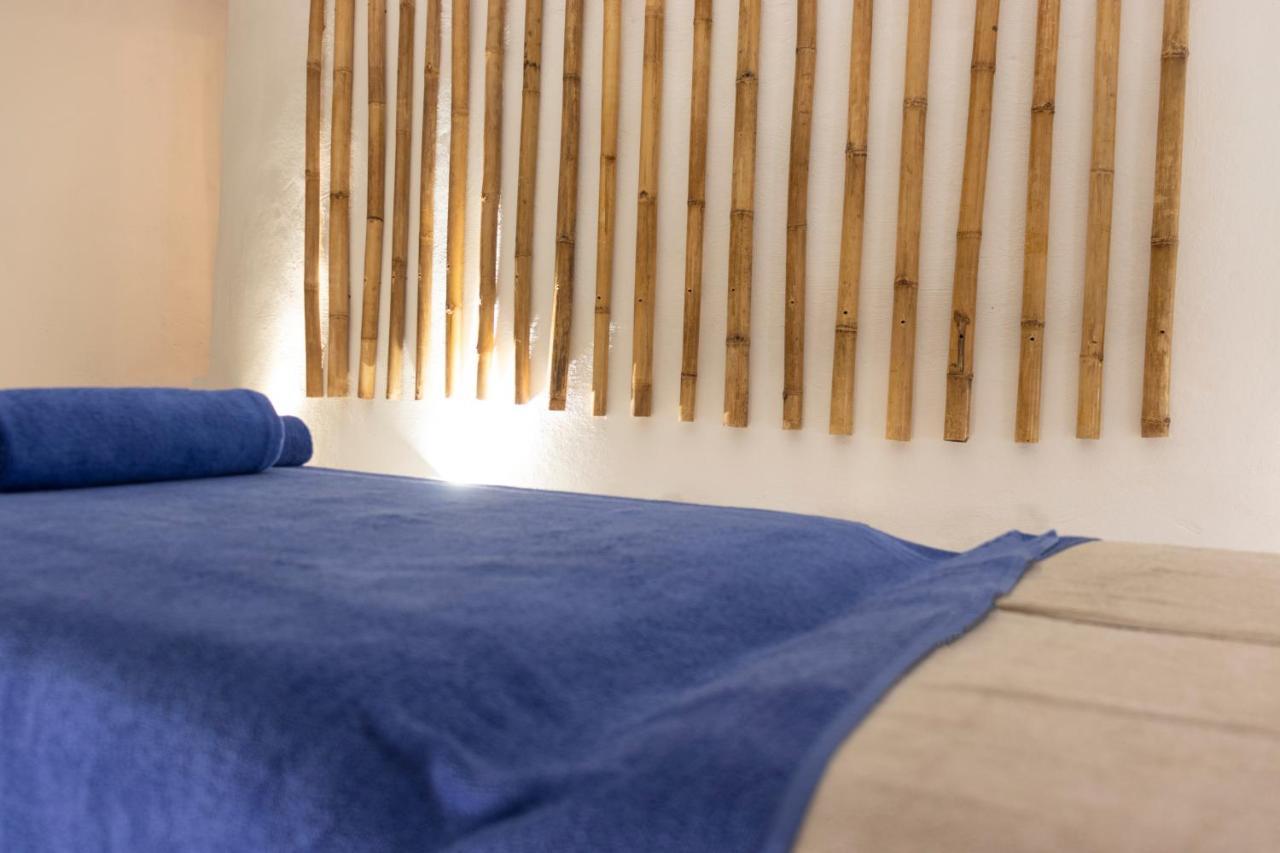Cavo Bianco Boutique & Kamari (Santorini)