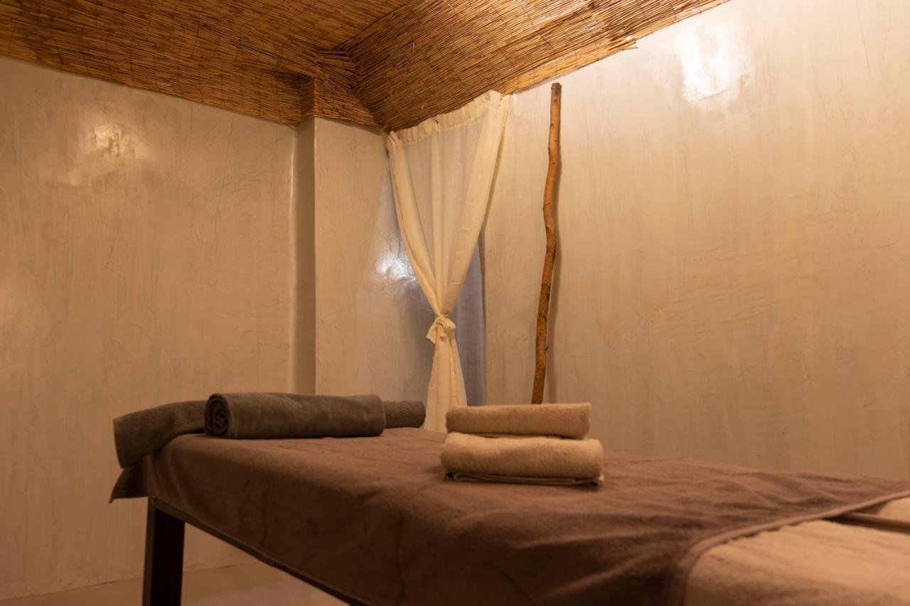 Cavo Bianco Boutique & Kamari (Santorini)